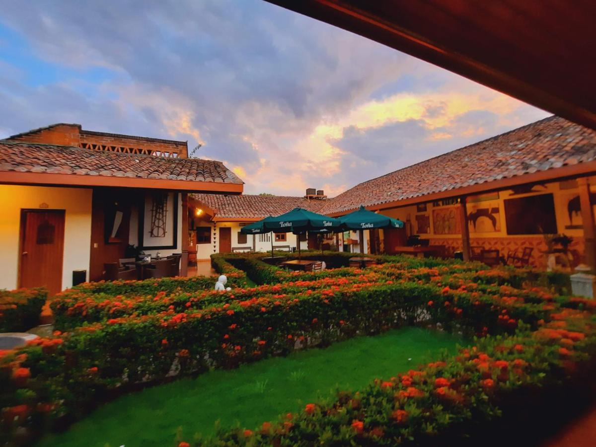 Hotel La Posada Del Doctor León Exteriör bild