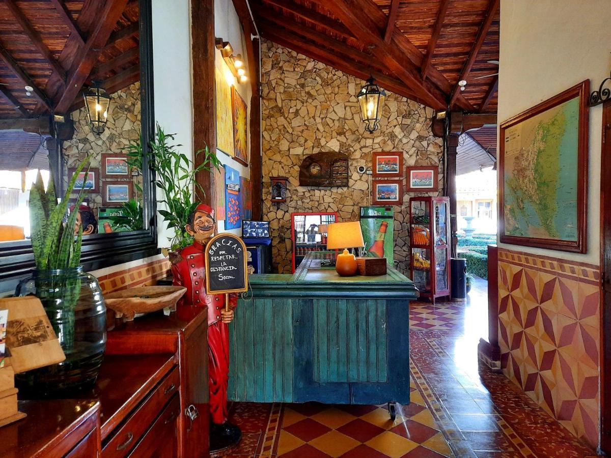 Hotel La Posada Del Doctor León Exteriör bild