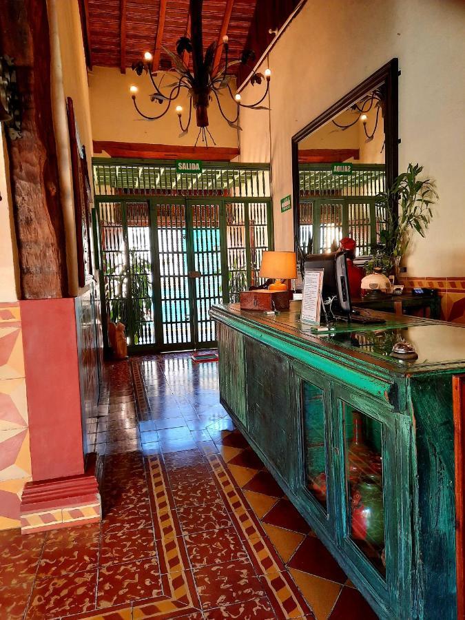 Hotel La Posada Del Doctor León Exteriör bild